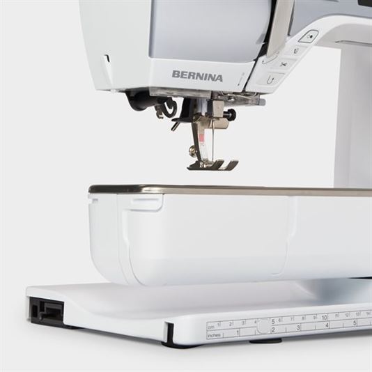 BERNINA-570QE-Keyfeature-Freearm