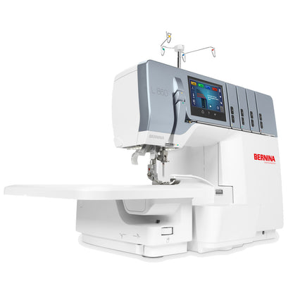 Bernina L860 with table