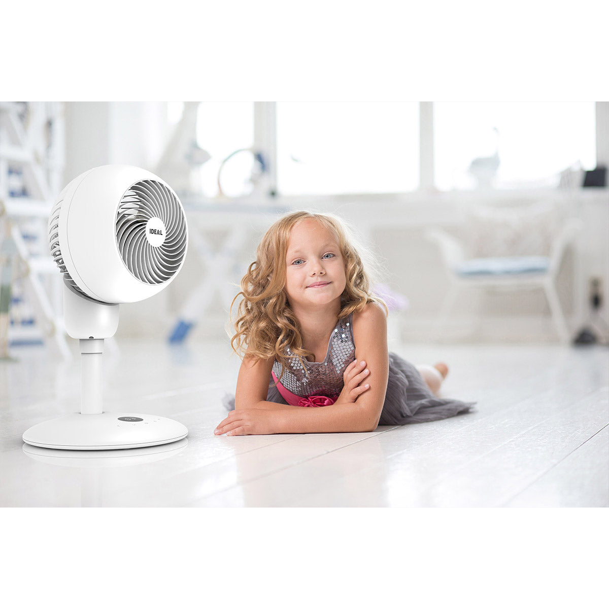 IDEAL-FAN1-C-tabletop-unit-with-girl-web