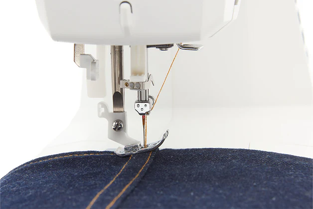 Strong Piercing Power HUSQVARNA® VIKING® ONYX™ 30 Sewing Machine