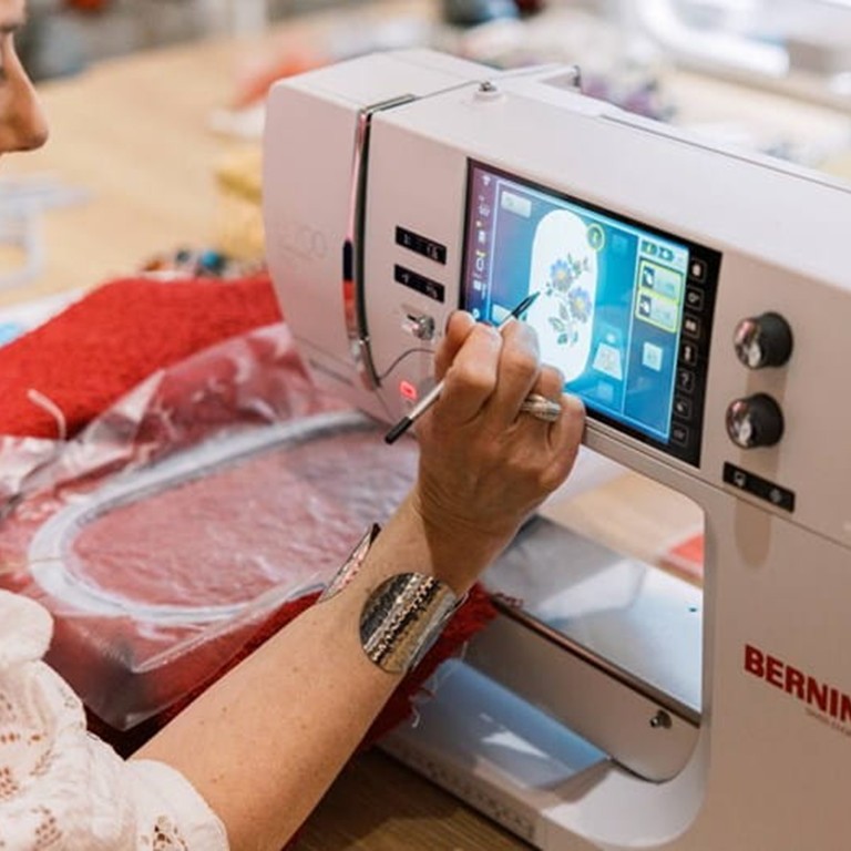 BERNINA 700 PRO