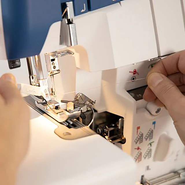 HUSQVARNA® VIKING® AMBER™ Air S | 400 Overlock Machine